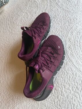 Nike free Metcon Women’s Plum Purple Athletic Sneakers